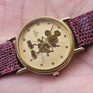Vintage Disney Lorus Wristwatch Burgundy Tone Genuine Leather Strap Watch